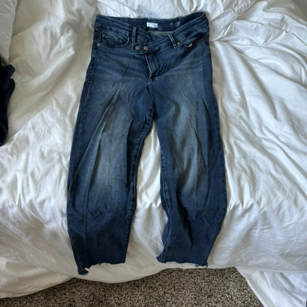 Good American Classic Slim Straight Jeans